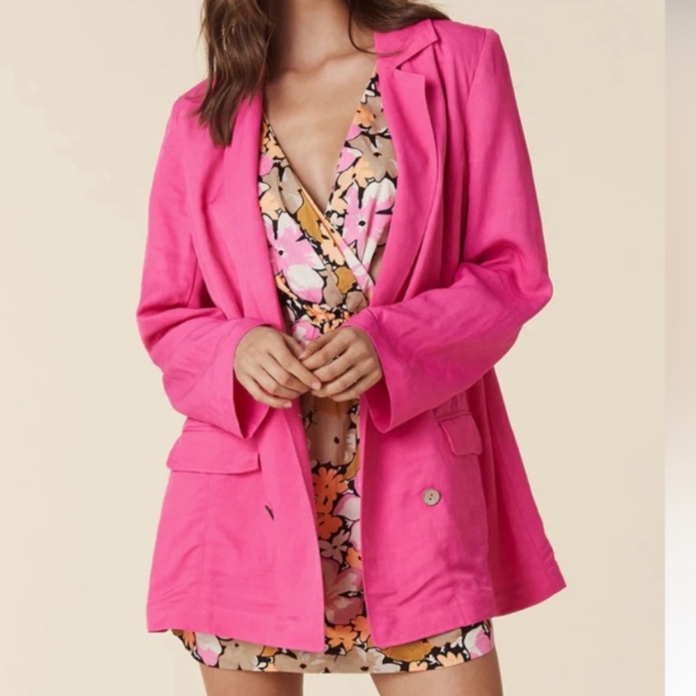 SPELL Hibiscus Linen Blazer in Hot Pink